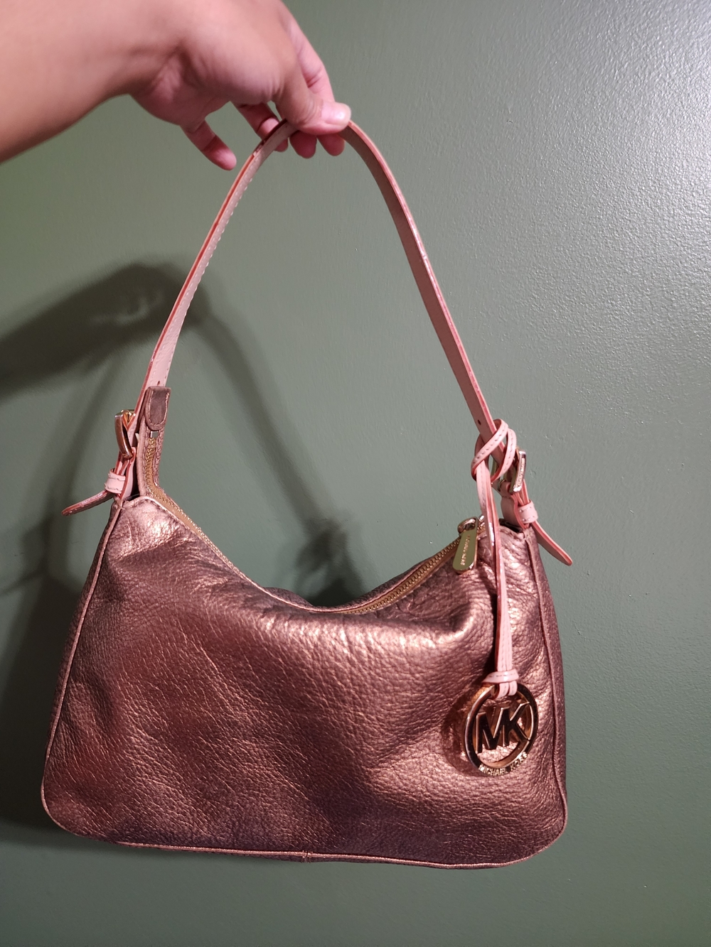 MICHAEL Michael Kors Rose Gold Leather Shoulder Bag